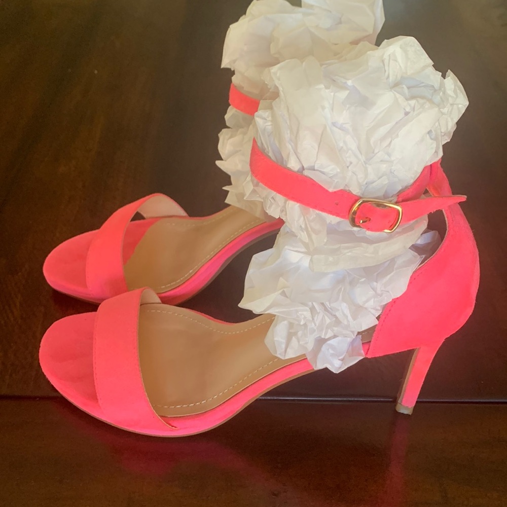 Dream Pairs size 7.5 neon pink heels